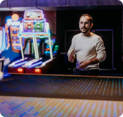Entre dans l’univers Bit Pong Lyon : une table de ping pong interactive qui réagit à tes mouvements. Une expérience immersive, fun et high-tech pour tous les niveaux, au cœur du Gameverse.