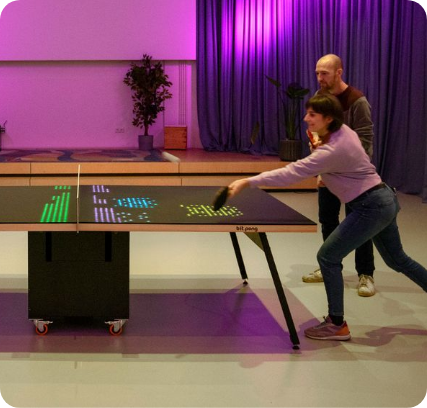 Frappe, vise, réagis ! Avec Bit Pong Lyon, chaque échange devient un défi. Découvre le ping pong interactif, un jeu de réflexes et de stratégie à partager entre amis ou collègues.